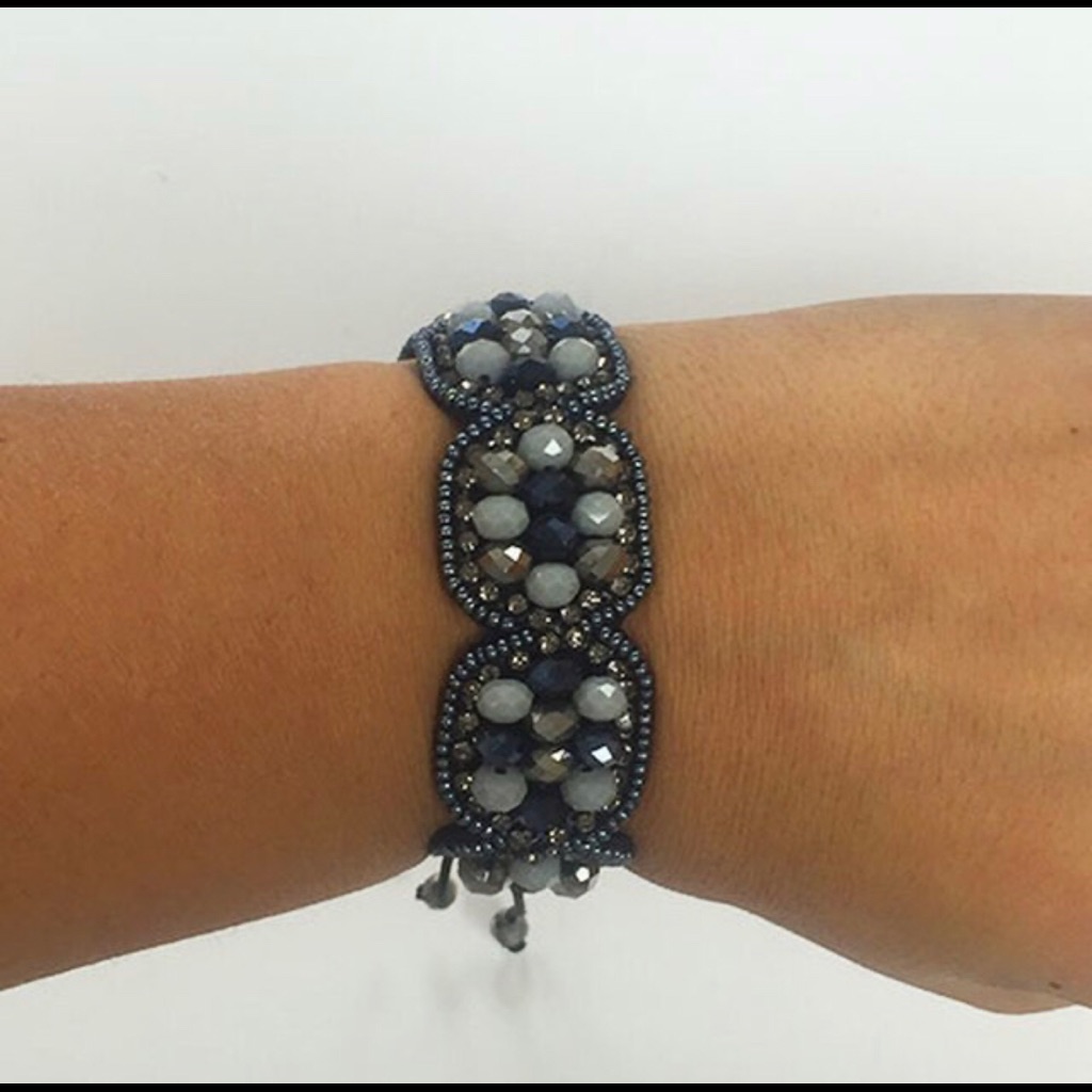 Handcrafted Pull String Beaded Bracelet GraysNwt 29$